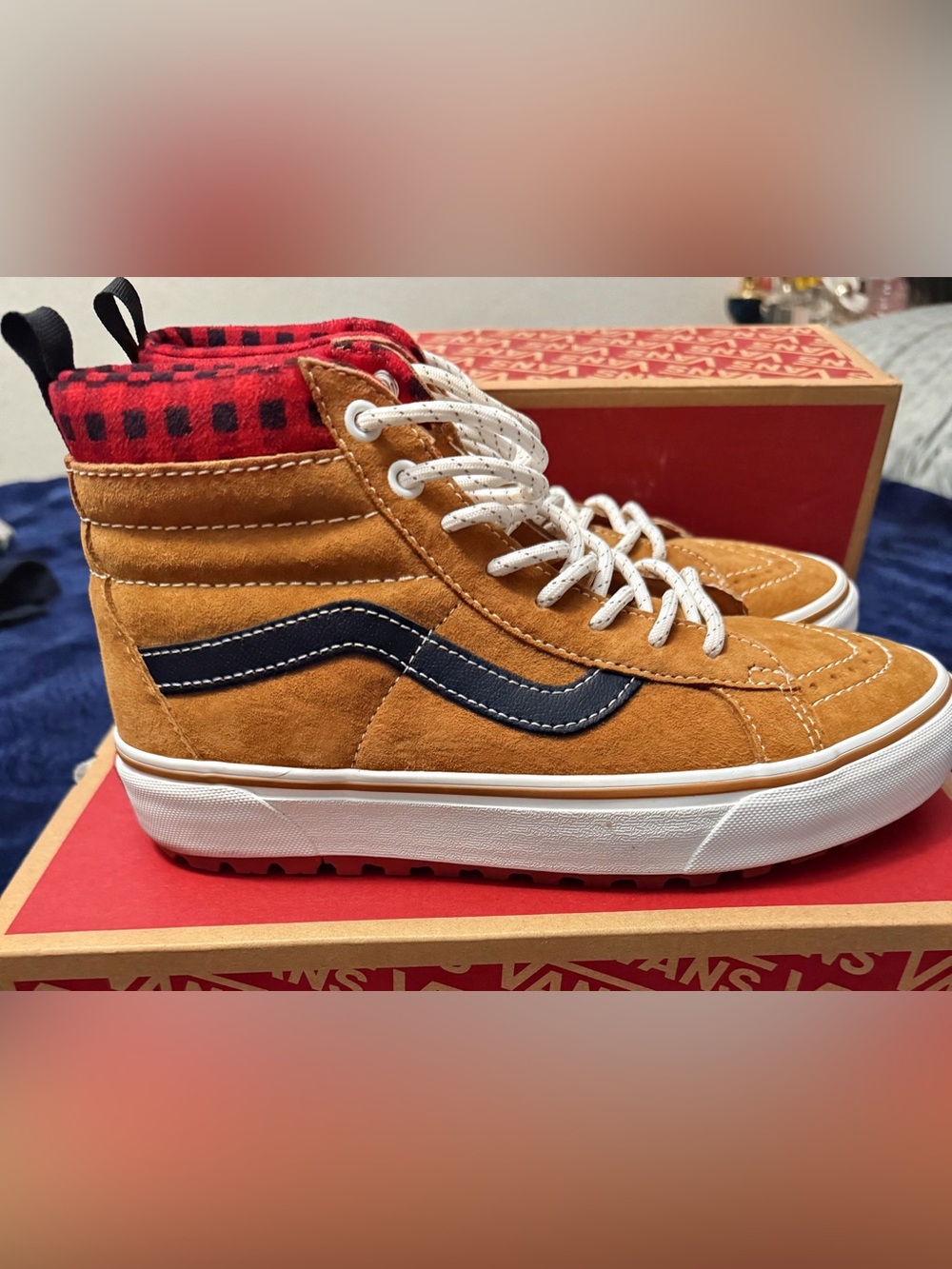 Mens/ women Suede High-Top Sneakers in Tan and Navy